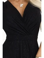 Černé dlouhé lesklé dámské šaty s  a výstřihem model 20864411 - numoco