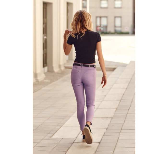 Módne svetlo fialové džínsové nohavice