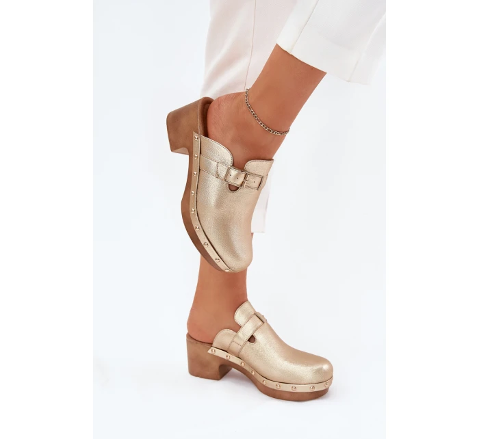 Dámské sandály na podpatku se sponou zlaté model 21700151 - Boto Dámské sandály na podpatku se sponou zlaté model 21700151 - Boto