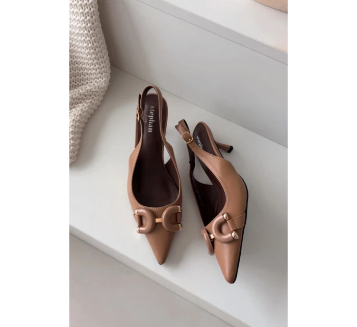 Sandále na podpätku model 224500 Krok vo veľkom štýle