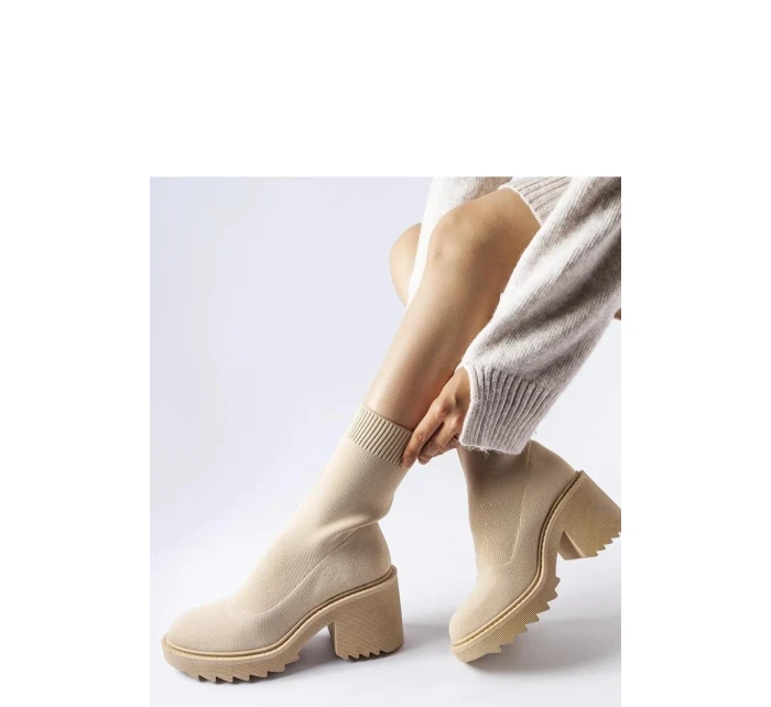 Topánky na podpätku model 206510 Solea Topánky na podpätku model 206510 Solea