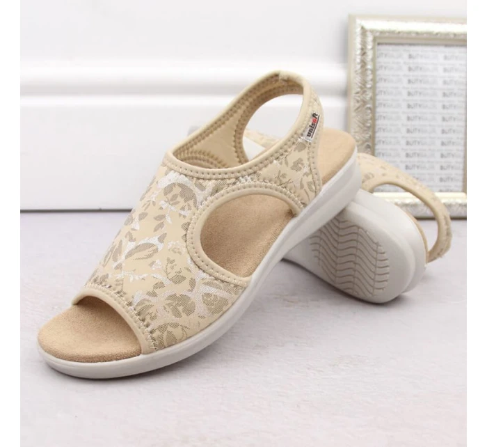 Dámske pohodlné sandále slip-on béžovej farby Unisoft 7196