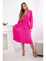 Šaty s viazaným plisovaným lemom ružové Šaty s viazaným plisovaným lemom ružové