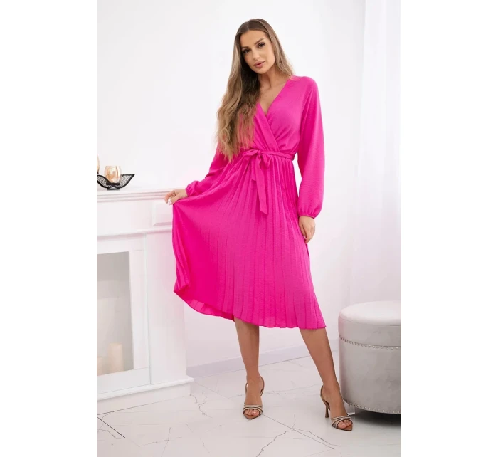 Šaty s viazaným plisovaným lemom ružové Šaty s viazaným plisovaným lemom ružové
