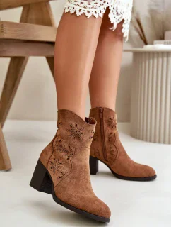 Topánky na podpätku model 199068 Krok vo veľkom štýle