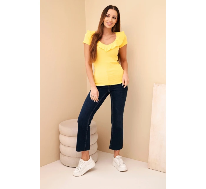 Dámska pruhovaná blúzka s volánom vo výstrihu žltá Dámska pruhovaná blúzka s volánom vo výstrihu žltá