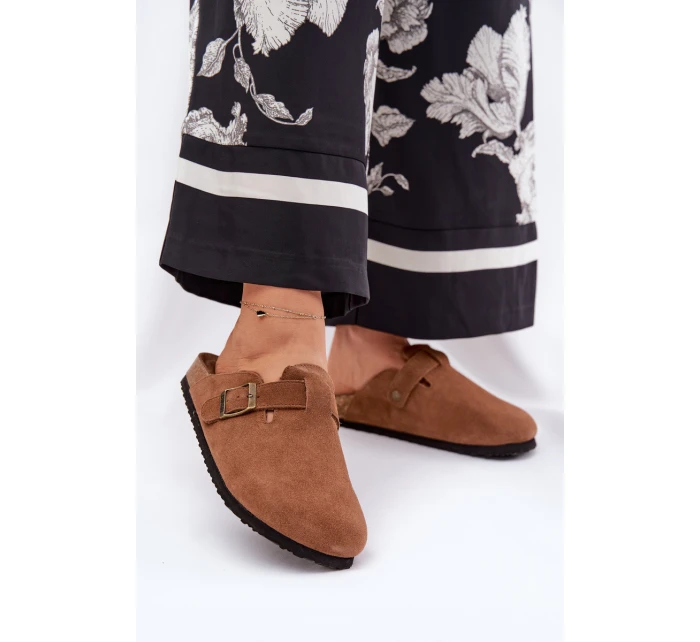 Semišové Klapky Dámské S Přezkou Big Star Hnědé model 21692025 - Big Star Shoes Semišové Klapky Dámské S Přezkou Big Star Hnědé model 21692025 - Big Star Shoes