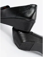 Módne dámske čierne topánky na klinoch Módne dámske čierne topánky na klinoch