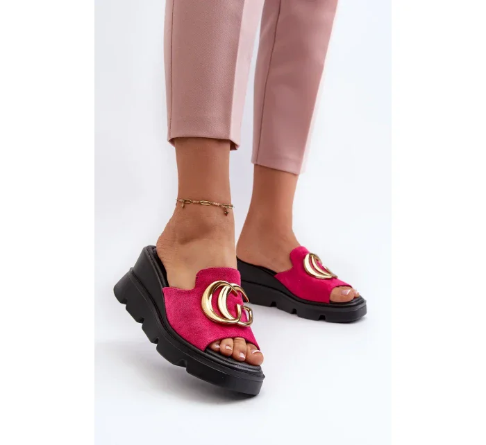 Dámske eko semišové papuče na klinoch a platforme so zlatým lemovaním Fuchsia Iaria