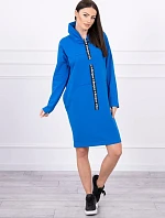 Nevädzové šaty s kravatou