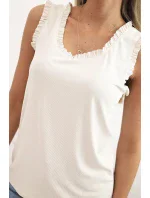 Dámska viskózna blúzka s volánovým výstrihom svetlo béžová