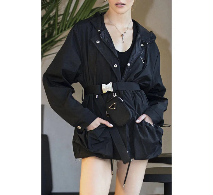 Krátka čierna dámska bunda s opaskom (AG3-03)