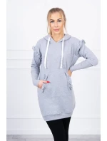 Šaty s ozdobnými volánky a kapucí šedé barvy Šaty s ozdobnými volánky a kapucí šedé barvy