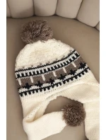 Dámská zimní vlněná čepice s ušima a ecru model 21750342 - K-Fashion Dámská zimní vlněná čepice s ušima a ecru model 21750342 - K-Fashion