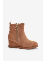 Zateplené boty na klínu s ozdobným zipem eko semišové camel model 21669825 - Boto