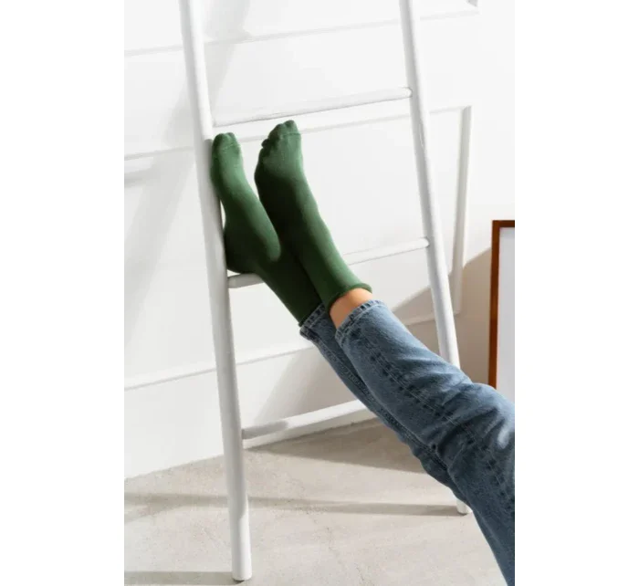 Ohrnuté dámske ponožky 110