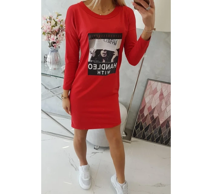 Šaty s potiskem model 18744060 v červené barvě - K-Fashion