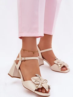 Dámské sandály na podpatku s ozdobným květem Vinceza 20283 Béžové