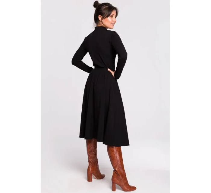 B130 Rozšírená midi sukňa - čierna