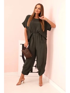 Viskózová blúzka + khaki nohavice