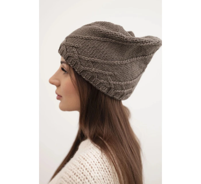 Dámská zimní čepice s ozdobným pletením a střihem cappuccino model 21878045 - K-Fashion