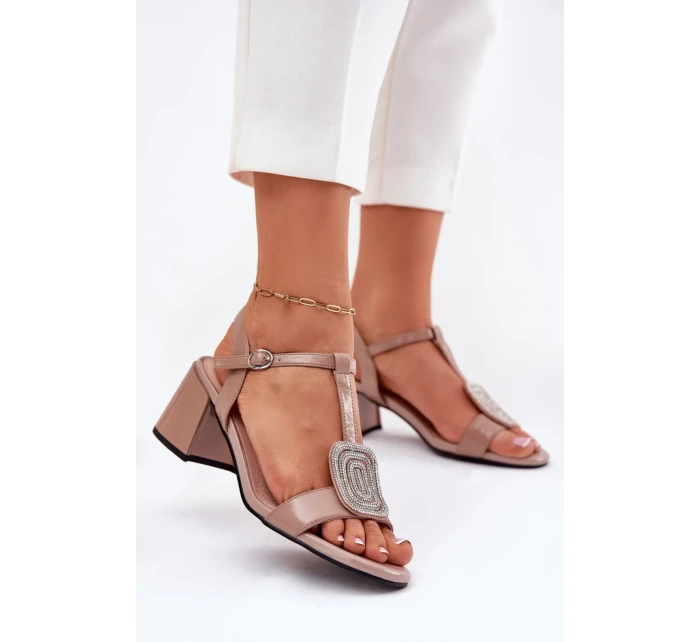 Sandále na podpätku model 213184 Vykročte štýlovo