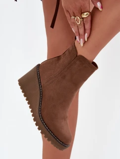 Zateplené boty na platformě z eko semiše hnědé model 21706901 - Boto