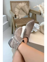 Dámské perforované kotníkové boty na nízkém podpatku model 21961093 Béžové - S.Barski