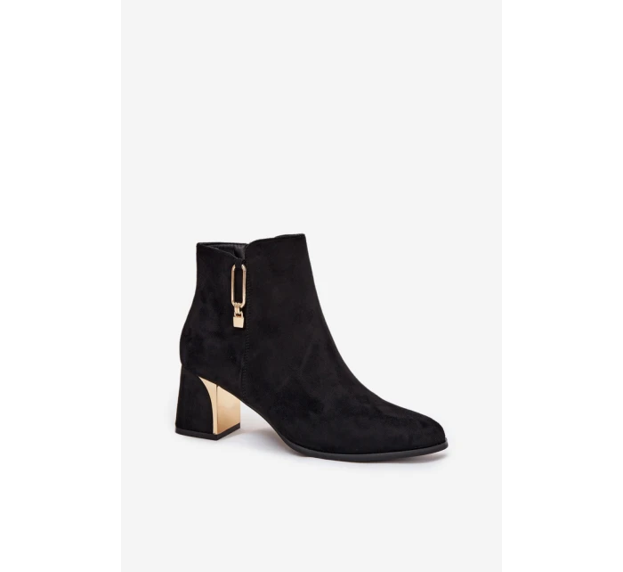 Topánky na podpätku model 217724 Krok vo veľkom štýle Topánky na podpätku model 217724 Krok vo veľkom štýle