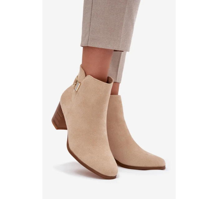 Ocieplane Botki Damskie Na Słupku Ze Złotym Detalem Beżowe Renora Ocieplane Botki Damskie Na Słupku Ze Złotym Detalem Beżowe Renora