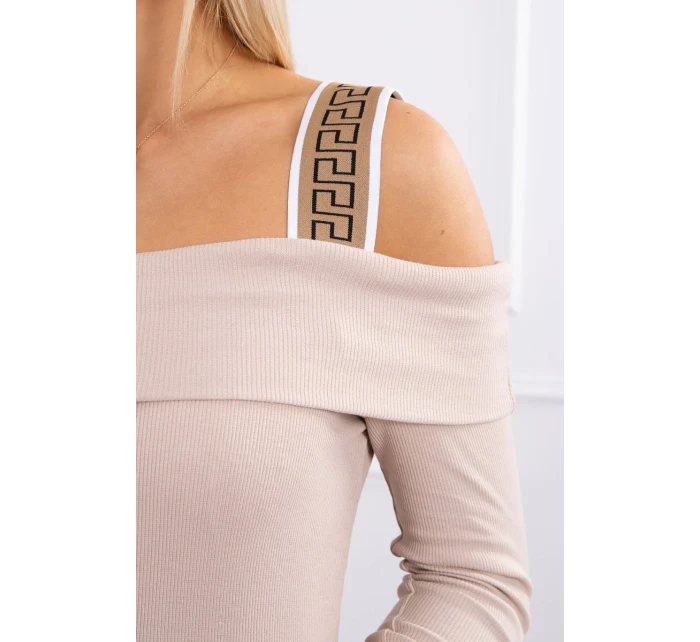 Šaty so širokými ramienkami béžovej