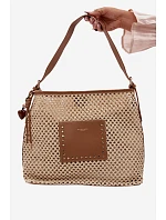 Beige kabelka s pleteným a přívěskem na léto Fayette