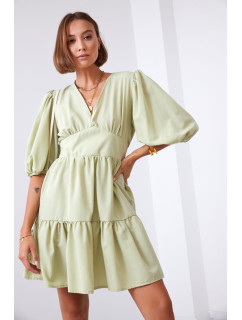 Šaty do pása s volánovými rukávmi v olivovo zelenej farbe