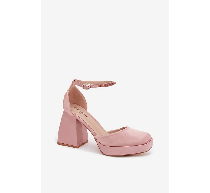 Sandále na podpätku model 226915 Vykročte štýlovo