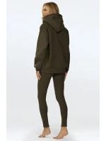 Dkaren Oseye-Le farba:khaki