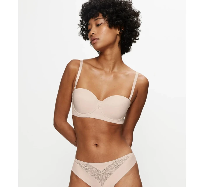 Dámská vyztužená podprsenka Vivid Spotlight model 21745507 krémová - Triumph Dámská vyztužená podprsenka Vivid Spotlight model 21745507 krémová - Triumph