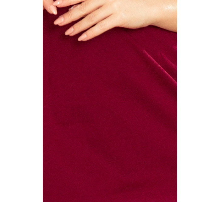 Elegantné dámske šaty v bordovej farbe s výstrihom model 7213743