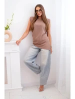 Elegantná dámska blúzka s volánikmi a asymetrickým strihom camel