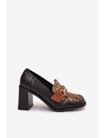 Dámské polobotky na podpatku s a zlatým detailem model 21709866 - Boto