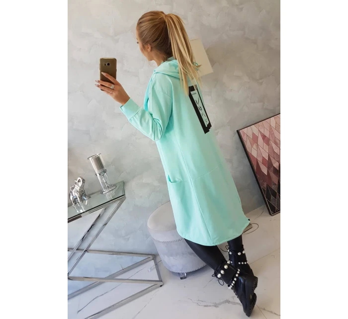 Mätová bunda s kapucňou nadmernej veľkosti