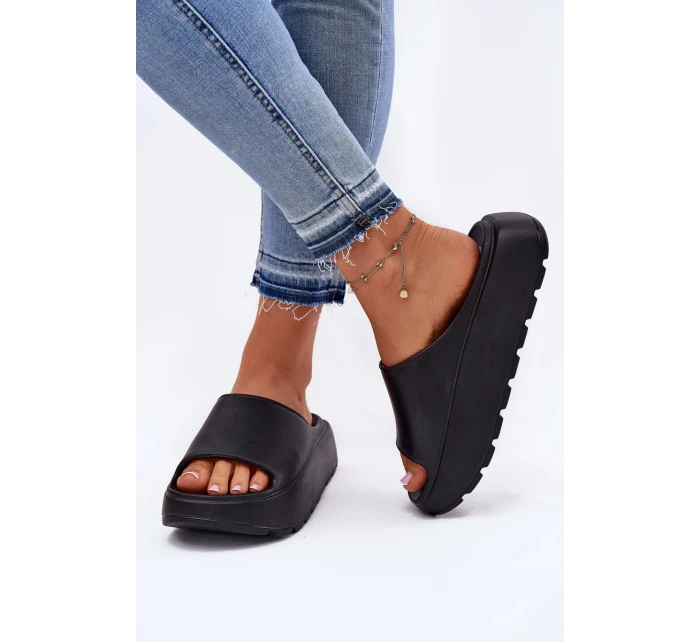 Pěnové dámské sandály na platformě černé model 21697861 - EVENTO