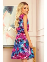 VICTORIA Dámské trapézové šaty se světle modrými a růžovými květy model 9043532 - numoco