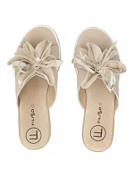 Dámske kožené žabky na kvetinovej platforme Filippo DK7636