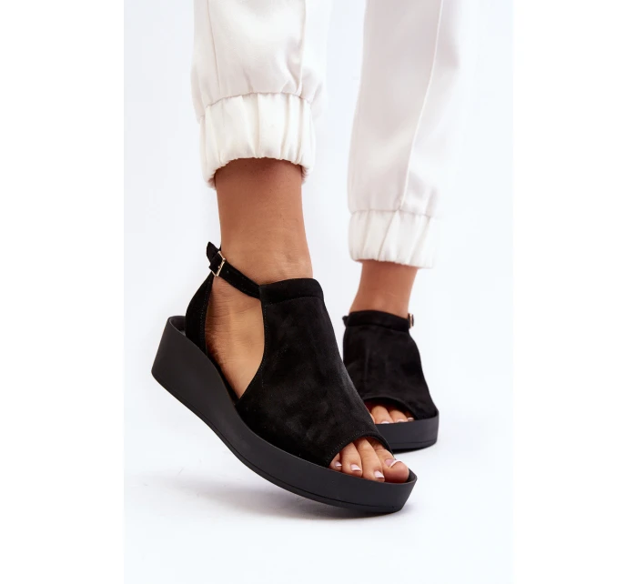 model 21646128 Dámské sandály z semiše Černé - Zazoo