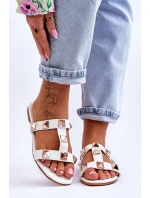 Dámské pantofle s velkými cvočky Bíle model 21618017 - Boto Dámské pantofle s velkými cvočky Bíle model 21618017 - Boto