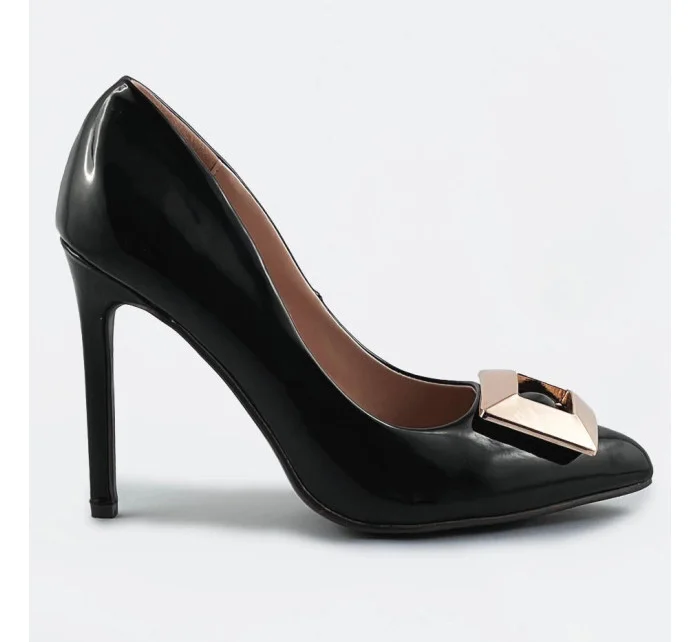 Černé lakované lodičky s ozdobnou přezkou model 17349548 - SWEET SHOES