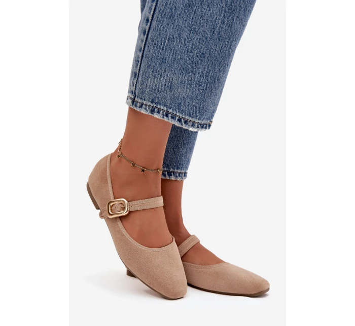 Baleríny s páskem a zlatým sponou Eko semiš Béžové model 21744478 - Boto