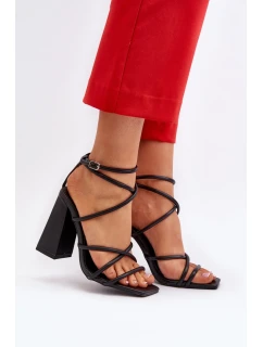 Sandále na podpätku model 193936 Vykročte štýlovo