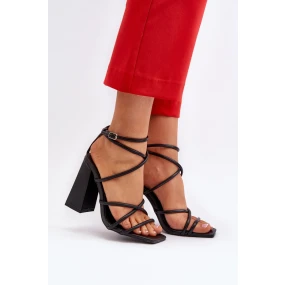 Sandále na podpätku model 193936 Vykročte štýlovo Sandále na podpätku model 193936 Vykročte štýlovo