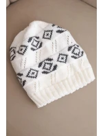 Dámska zimná vlnená čiapka s geometrickým vzorom K434 biela + grafitová